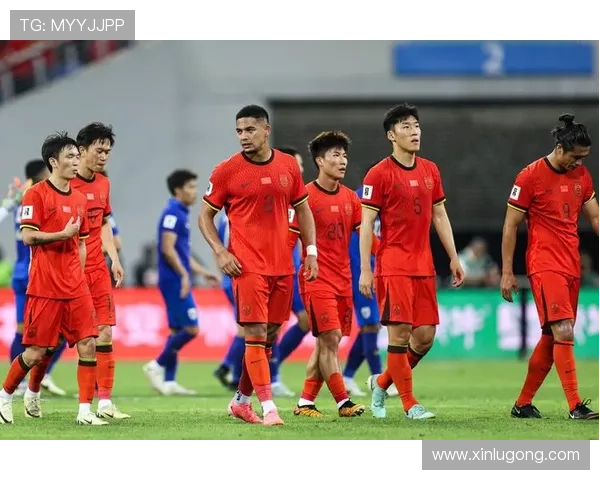 国足全力备战世预赛主场迎战劲敌誓夺关键三分彰显团队新风貌