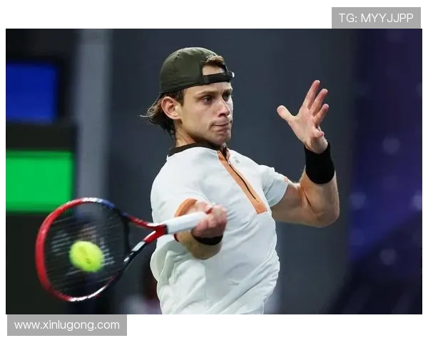 德约科维奇豪取年终总决赛开门红再创纪录年轻新星齐聚挑战网坛霸主