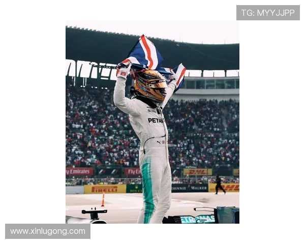 F1赛季终极对决:汉密尔顿与维斯塔潘争夺冠军宝座引爆全球关注 F1赛季终极对决:汉密尔顿与维斯塔潘争夺冠军宝座引爆全球关注