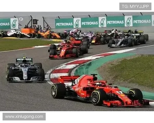 F1新赛季揭幕各车队升级博弈车手竞争全面升温全球关注赛历规则变化影响走势
